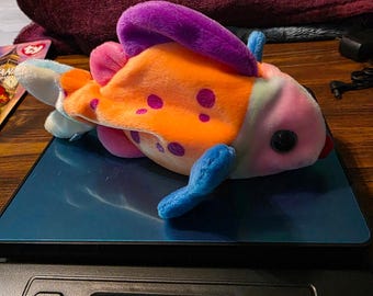 Rare Retired 1999 Ty beanie baby “Lips”