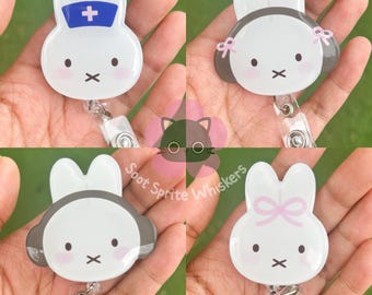 Portatarjetas retráctil con forma de conejo blanco, portatarjetas de identificación con forma de conejo, accesorio para compañeros de trabajo.