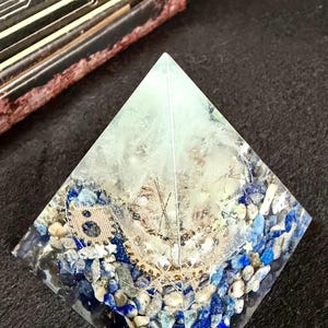 Mini Lapis Lazuli Orgonite Pyramid | 5cm Handmade Crystal Energy Decor (Japan)