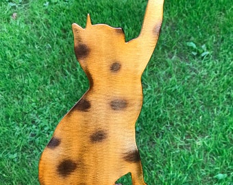 A cat yard stake