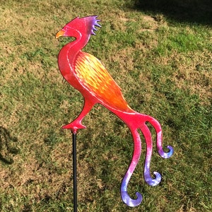 Estaca de metal para césped con forma de fénix
