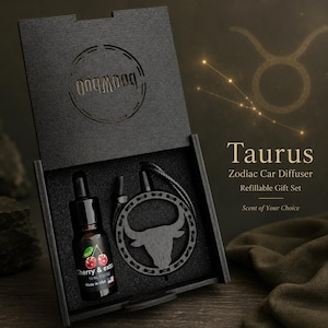 Peut inclure: Un coffret cadeau en bois noir contenant un flacon de 10 ml de parfum Cherry & extra et un diffuseur de voiture zodiaque Taureau en bois noir circulaire avec un cordon. Le couvercle porte un logo circulaire et le texte Taurus Zodiac Car Diffuser.