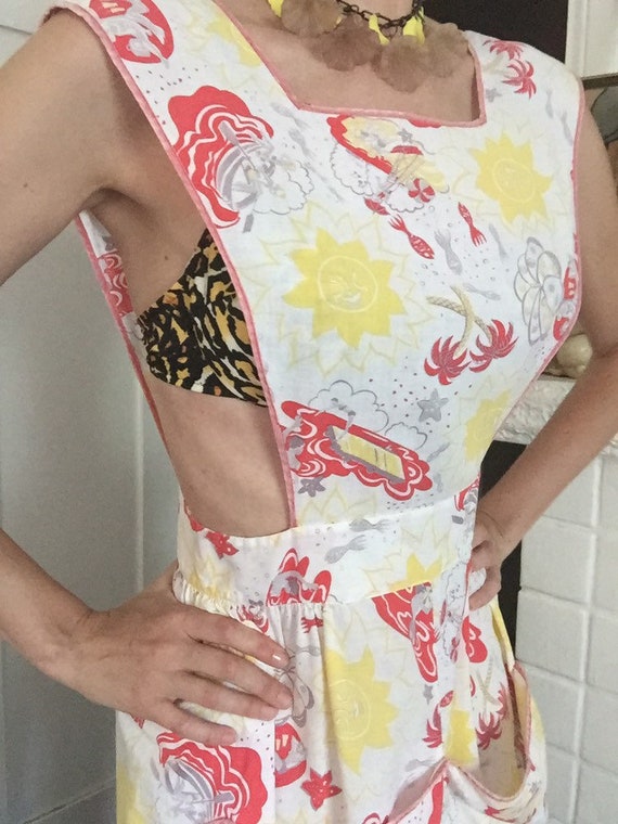 40's Beach Scene Novelty Print Pinafore Apron