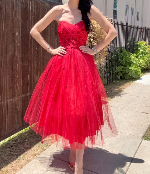 red layered tulle dress 50’s Prom Gown with Velvet Flower Appliques Eoss_jan26