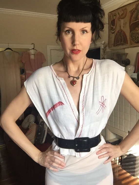 30’s Hair Styling Smock with Embroidered Styling T