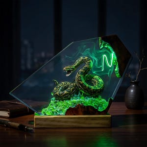 Lámpara de noche con forma de pitón y escena de bestia salvaje, figura decorativa de depredador hecha a mano, regalo genial para el Día del Padre.