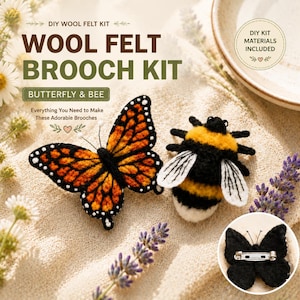 Puede incluir: Un kit de broche de lana fieltrada DIY con una mariposa monarca y un abejorro. El kit incluye materiales para crear estos dos insectos. Un recuadro circular muestra la parte posterior del broche de mariposa con un alfiler de metal en el fieltro.