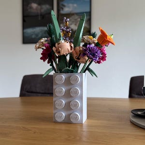 Vaso ispirato ai mattoncini per i set di fiori LEGO: colori assortiti