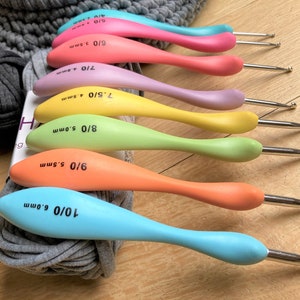 Set of 8 Rainbow, Ergonomic Crochet Hooks