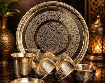 Servizio da tavola in ottone lavorato a mano con decorazioni a rilievo – Servizio da tavola Thali inciso, collezione di lusso per la tavola indiana