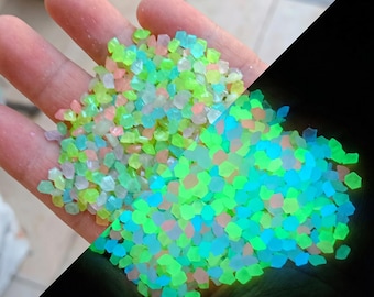 Glow in the Dark Pebbles for Fairy Garden, Luminous Aquarium Stones, Night Glowing Gravel for Walkway, Micro Landscape Decor, DIY Craft Gems