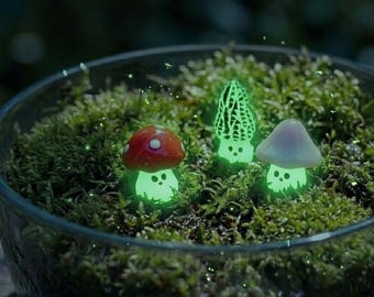 Mini statuetta di fungo fosforescente, graziosa decorazione per giardino delle fate a forma di spugnola, piccolo accessorio in resina in stile cottagecore per vaso di piante, idea regalo per la decorazione di terrari.