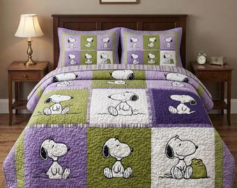 Juego de ropa de cama con edredón de retazos coloridos de Snoopy en verde y morado. Divertida manta acogedora con diseño de dibujos animados para la habitación de los niños. Idea de regalo para los fans de Peanuts.