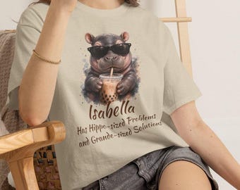 Camiseta personalizada con diseño de hipopótamo bebiendo café helado / Camiseta unisex personalizada / Regalo para él, ella, hermana o hija / Regalo de cumpleaños