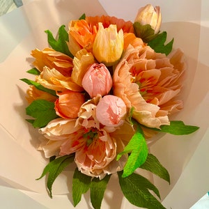 Composizione floreale di carta con peonie/AMORE/Anniversario/Composizioni da tavolo/Sposa/Fiori da tavolo/Regali per lei
