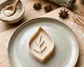 Leaf Cookie Cutter and Clay Jewellery Cutter, 3D Printed Botanical Embosser, Four Sizes for Baking, Polymer Clay and Crafts