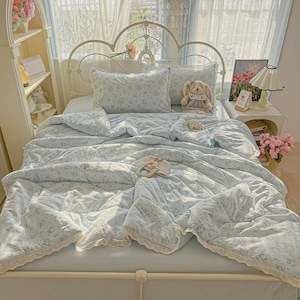 Double Gauze Cotton Summer Cool Quilt Bedding Set, Blue Floral Lace Trim Quilt, Cottagecore Ruffled Edge Reversible Bed Linens