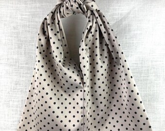 Sac à nœud à pois en satin de coton taupe