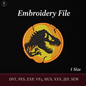Könnte beinhalten: Stickdatei mit einem schwarzen und gelben Dinosaurier-Design. Das Design zeigt eine schwarze Dinosaurier-Silhouette in einem gelb-orangen Kreis. Der Text "Embroidery File" steht oben, und "1 Size" unten. Dateiformate sind aufgelistet.