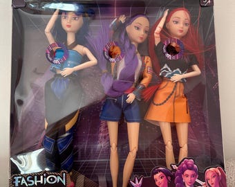 Set di personaggi Fashion Happy - Bambole Rumi, Mira e Zoey con musica