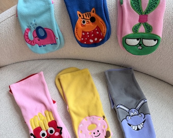 Calcetines tipo pantufla antideslizantes con diseño propio, cómodos para interiores / 6 colores y bonitos diseños de dibujos animados / Para adultos y niños.
