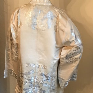 1930s 1940's Japanese Ivory & Silver Silk Dragon embossed Jacket S-M image 3