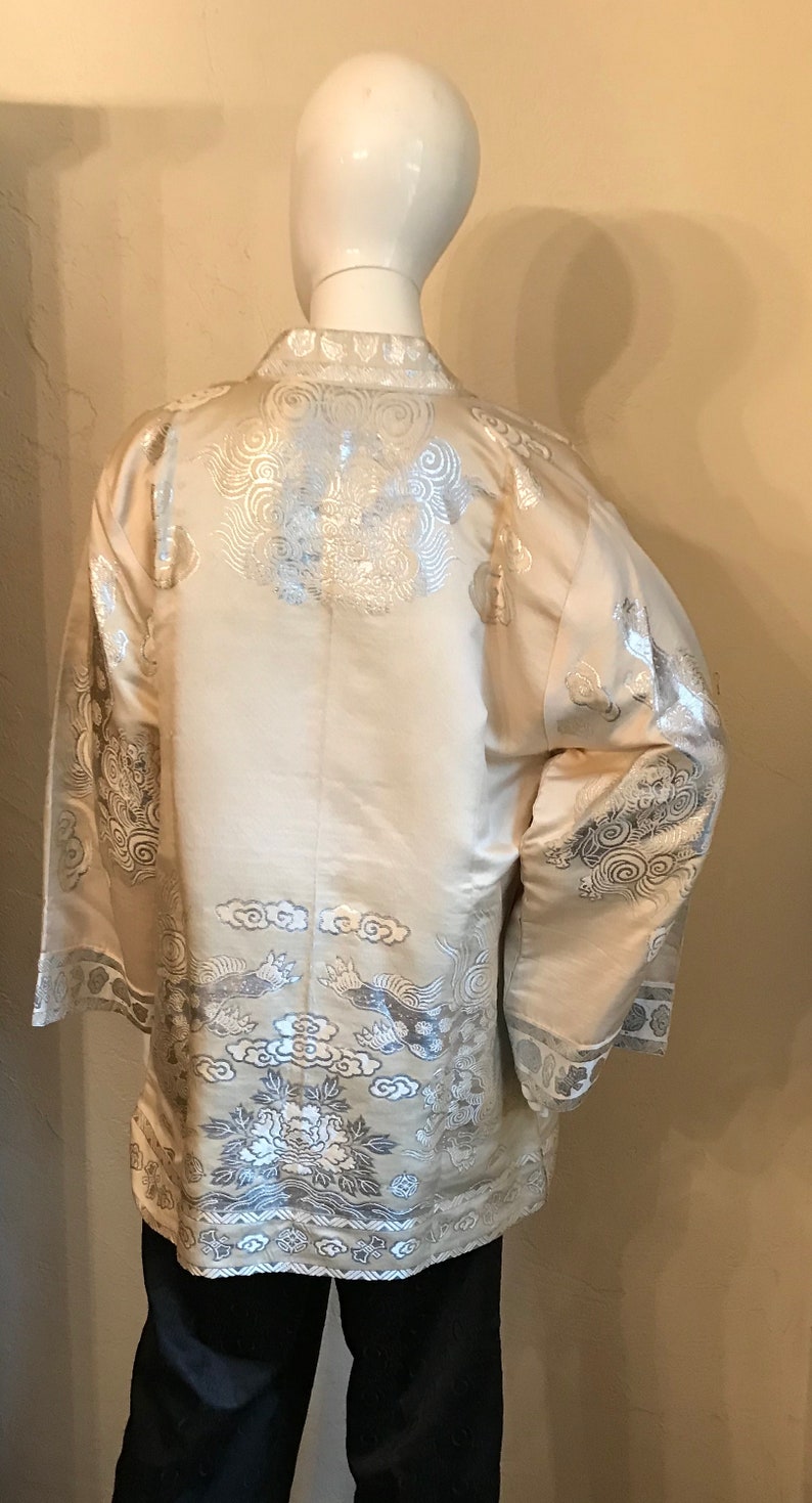 1930s 1940's Japanese Ivory & Silver Silk Dragon embossed Jacket S-M image 3