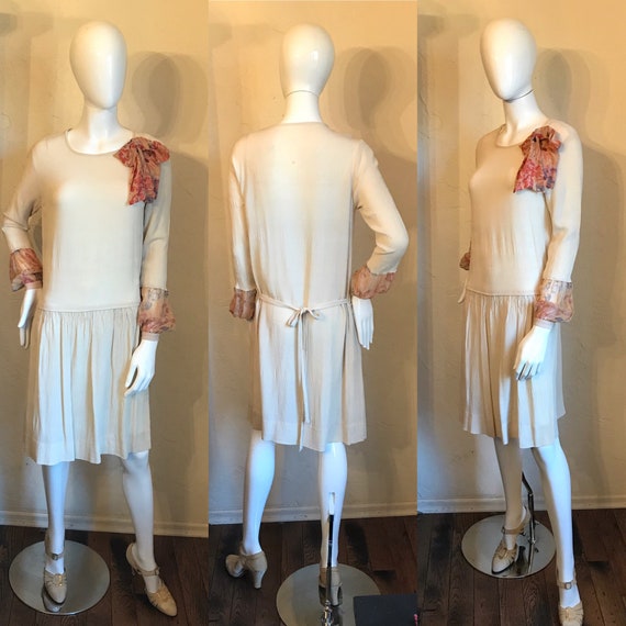 1920's 30's Darling Art Deco Flapper Girl Ivory Cr