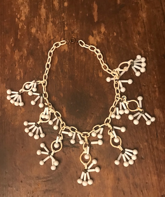 Vintage 1940's Milk glass Beaded dangle necklace … - image 3