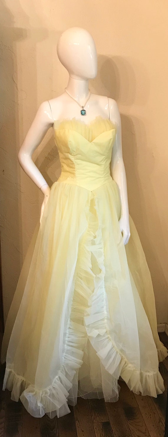 1950’s Belle of the Ball Yellow Nylon Tulle Cupca… - image 2