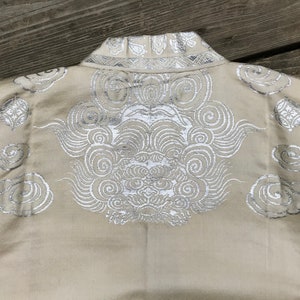 1930s 1940's Japanese Ivory & Silver Silk Dragon embossed Jacket S-M image 7