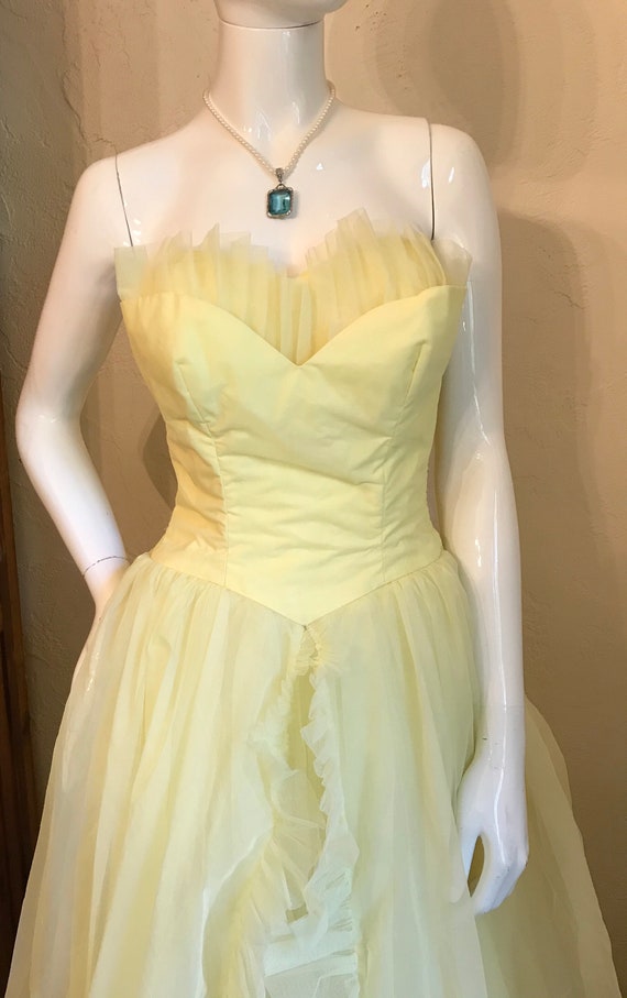 1950’s Belle of the Ball Yellow Nylon Tulle Cupca… - image 3