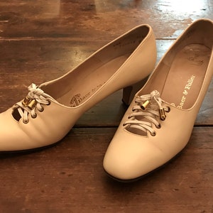 1960’s Stix Baer & Fuller Designer Mod Tie Pumps Shoes 6.5 B
