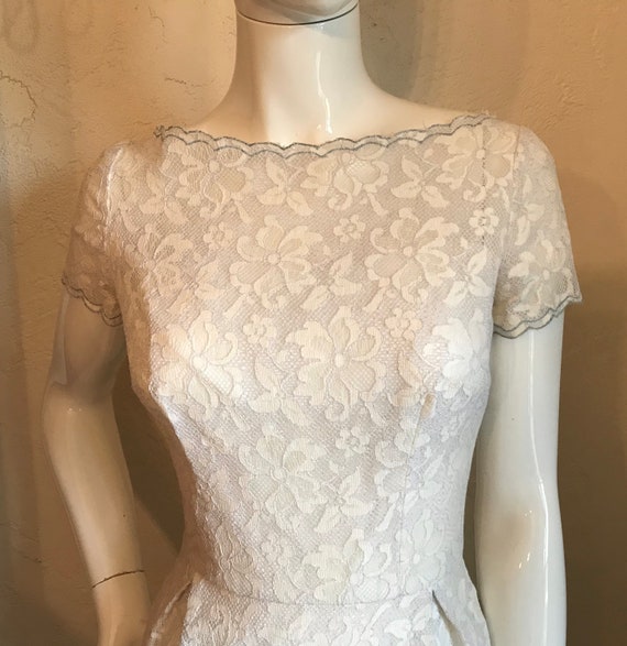 1950’s So Pretty Lace Wiggle Dress Wedding S - image 4