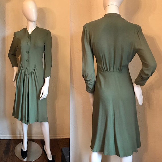 1930's 40’s Avocado Green Rayon Crepe Day Dress S