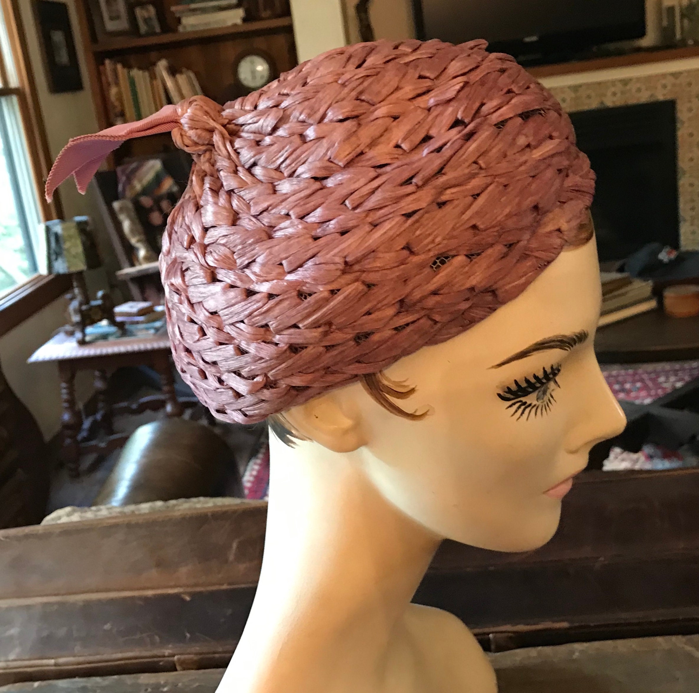 Chapeau Vintage Hattie Carnegie - Plume Pêche/velours Fleur (années 50) - Occasion