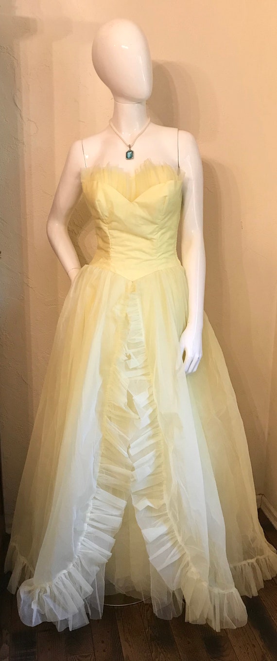 1950’s Belle of the Ball Yellow Nylon Tulle Cupca… - image 4