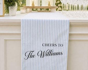 Chemin de table rayé personnalisé, Décoration de table de mariage avec nom de famille personnalisé, Chemin de table à rayures pastel pour enterrement de vie de jeune fille