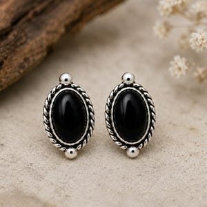 Ovala örhängen i svart onyx i 925 sterlingsilver, bohemiska ädelstenssmycken