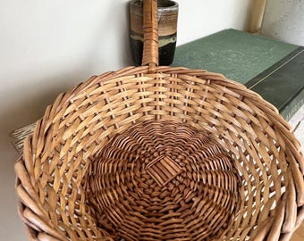 RARE Handwoven Longaberger Basket With Lid and Swing Handle