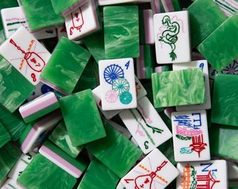 Mahjong Set American Style | 160 Jade Green Acrylic Tiles | Chinoiserie Lantern Fan Floral Design