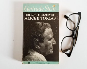 The Autobiography of Alice B Toklas - Gertrude Stein - 60s Vintage Paperback Biography Book