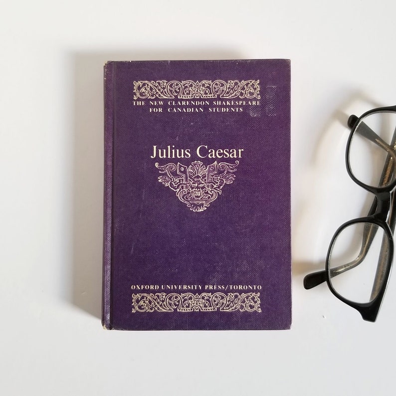 Julius Caesar William Shakespeare Play Vintage Purple Hardcover Book Classic English Literature School Textbook image 1