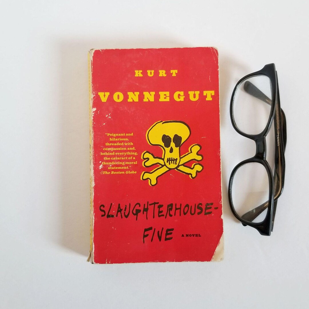 Slaughterhouse Five by Kurt Vonnegut - Vintage Bantam Dell Paperback ...