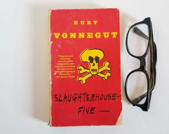 Slaughterhouse Five by Kurt Vonnegut - Vintage Bantam Dell Paperback Book