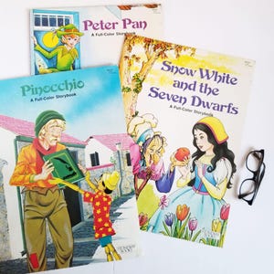 Lot de 3 livres de contes de fées - livres d'histoires illustrées géantes à couverture souple vintage avec illustrations en couleur - Pinocchio, Blanche-Neige, Peter Pan