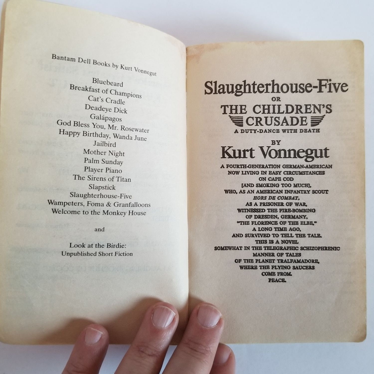 Slaughterhouse Five by Kurt Vonnegut - Vintage Bantam Dell Paperback ...