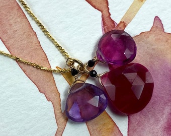 Twisted necklace with 3 drop pendant made of quartz, chalcedony and amethyst, handmade gemstone earrings, gold plated 925 sterling silver GF