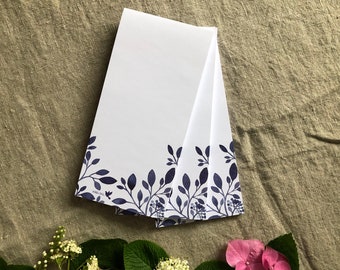 Writing pad for to-do lists with watercolored blue elderberry leaves and berries