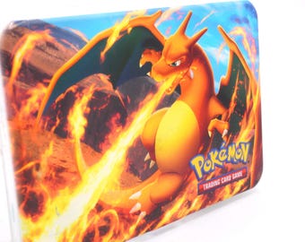 Caja de almacenamiento de dados de Charizard